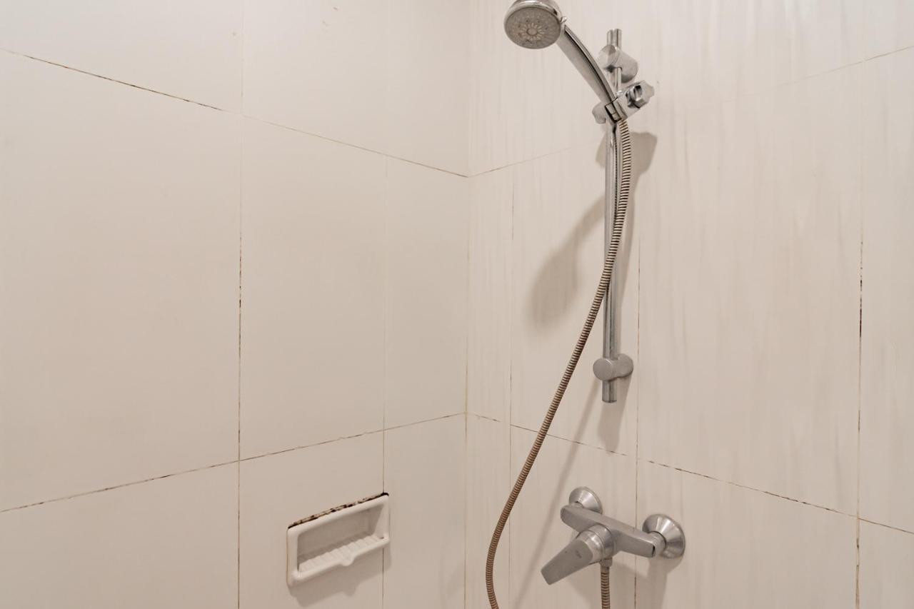 Hotel Reddoorz Near Simpang Dago 2 Bandung Pokoj fotografie