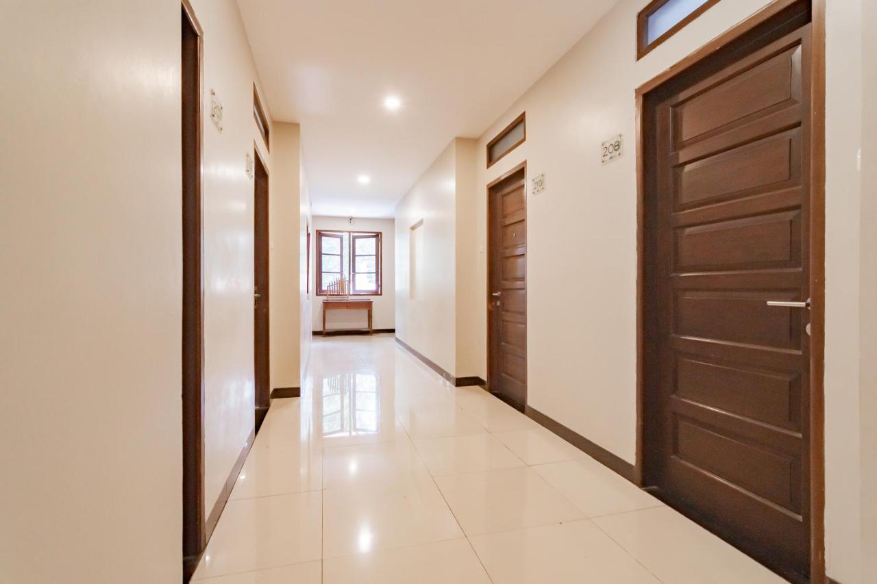 Hotel Reddoorz Near Simpang Dago 2 Bandung Exteriér fotografie