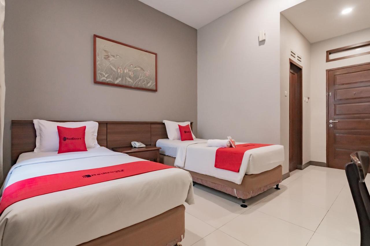 Hotel Reddoorz Near Simpang Dago 2 Bandung Exteriér fotografie