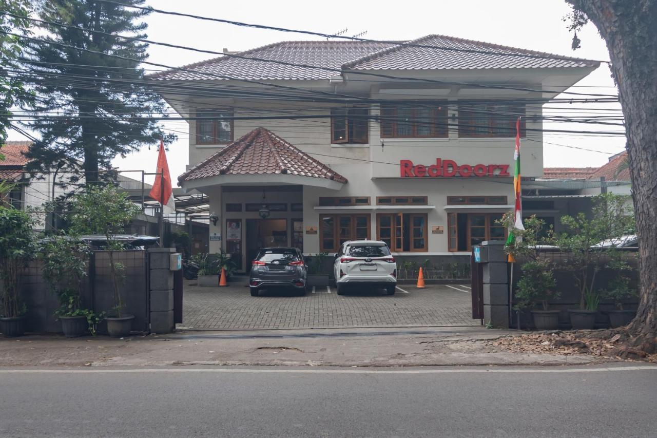 Hotel Reddoorz Near Simpang Dago 2 Bandung Exteriér fotografie
